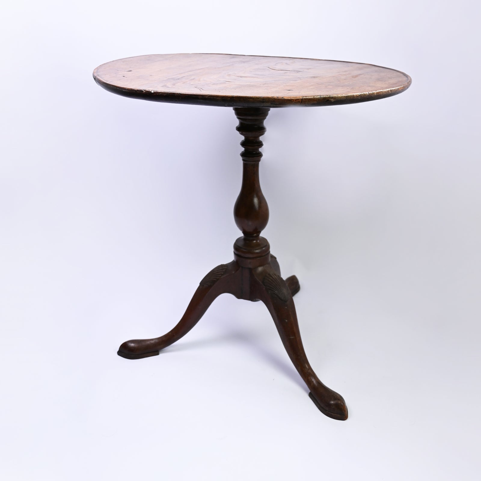 Occasional Round tripod Table