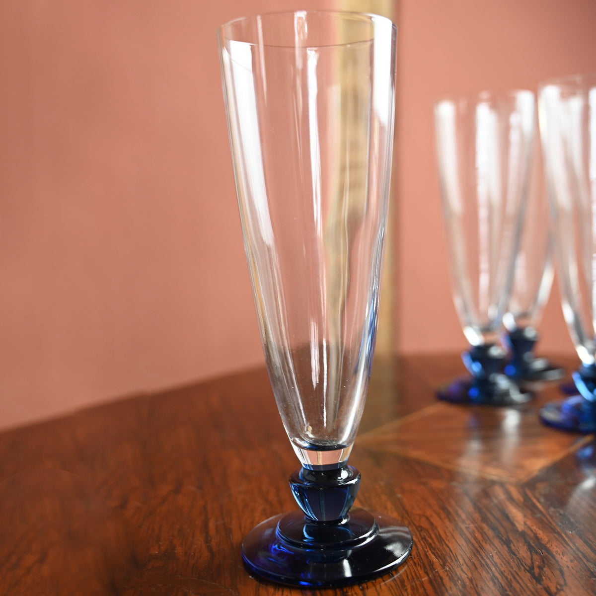 Set Blue Stemmed French Champagne Flutes