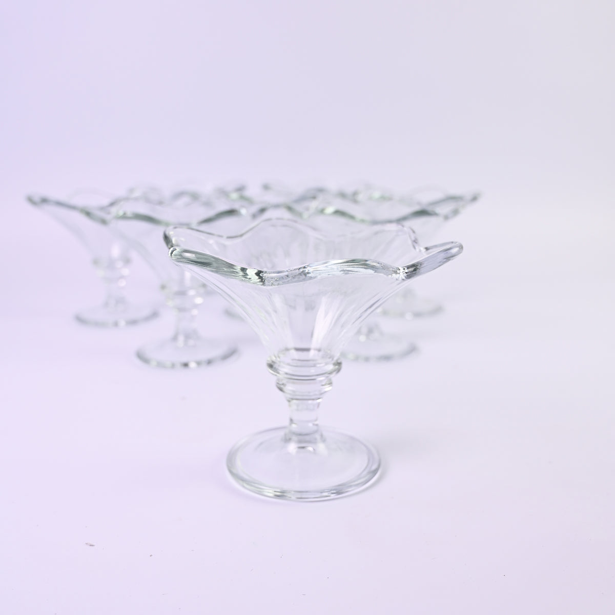 Set Delicate Scalloped Edge Glass Dishes