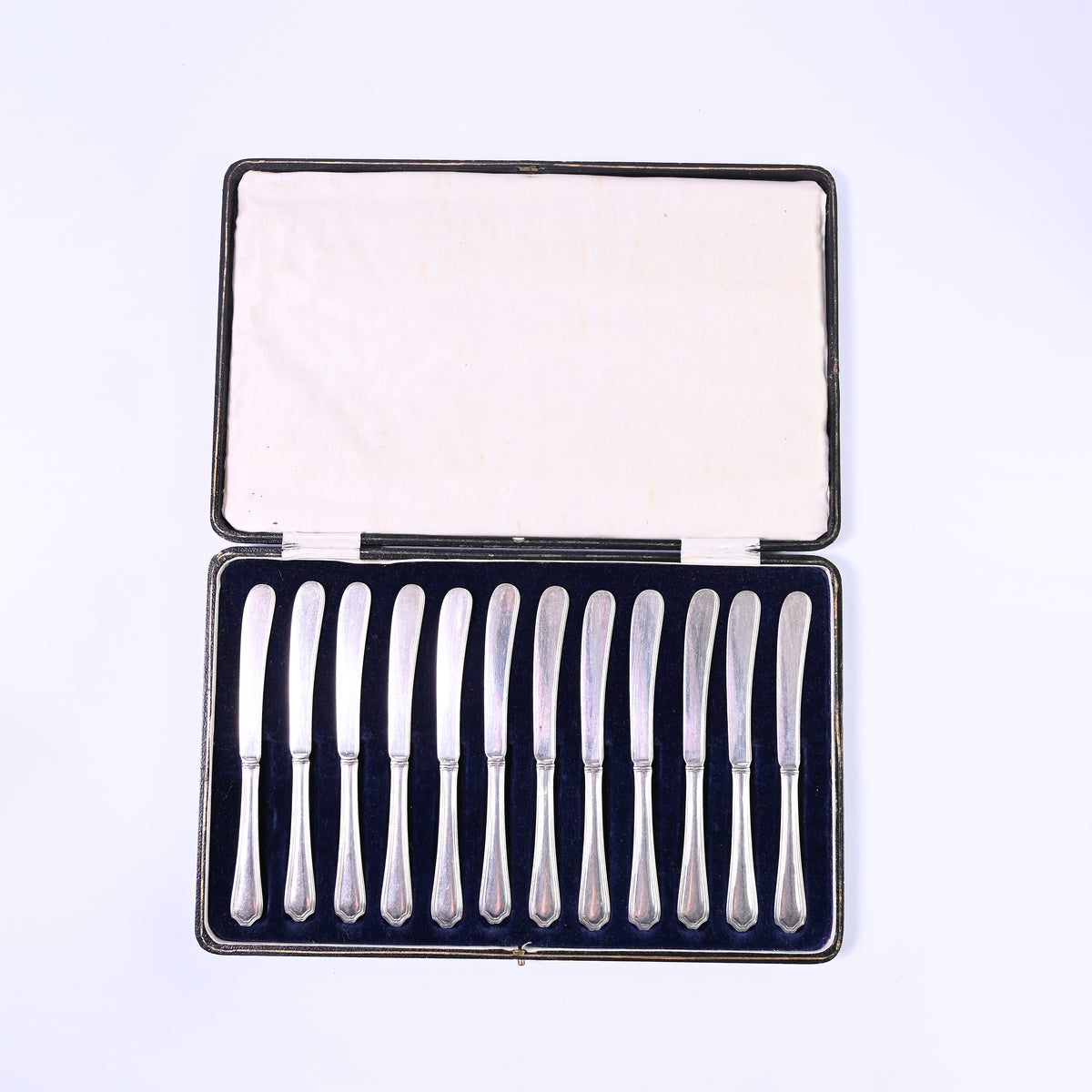 Vintage box knife set