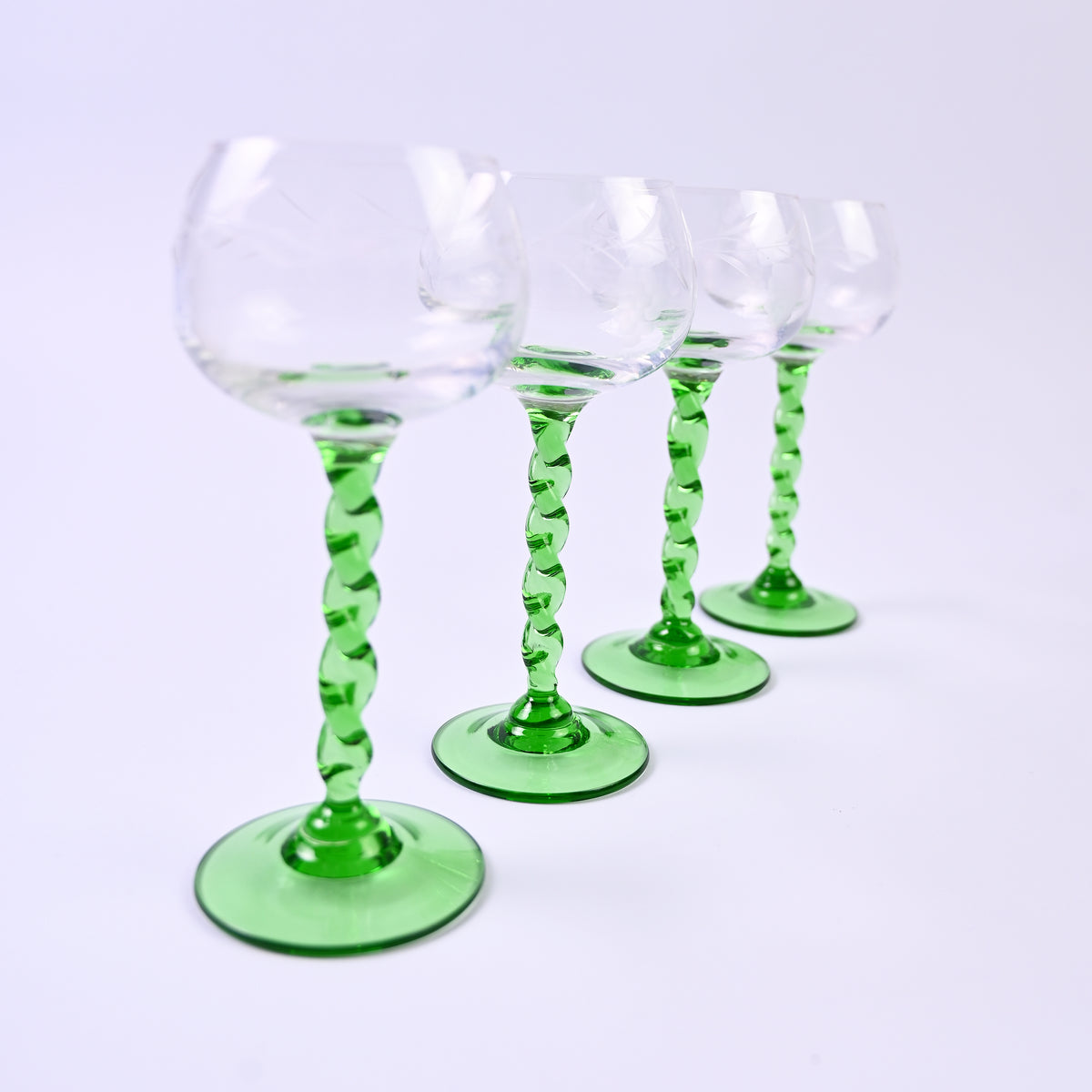 Set of 4 green twist glasses