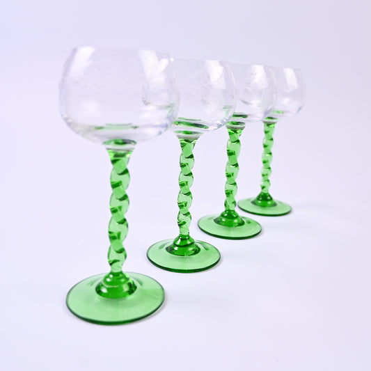 Set of 4 green twist glasses