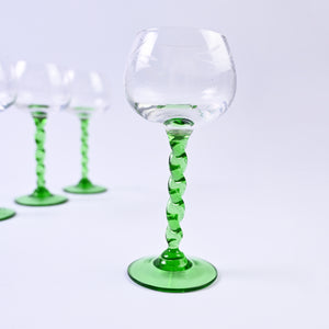 Set of 4 green twist glasses