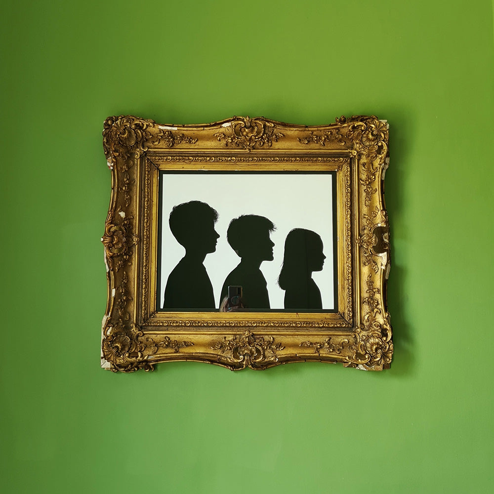 Personalised Silhouette in Vintage Frame